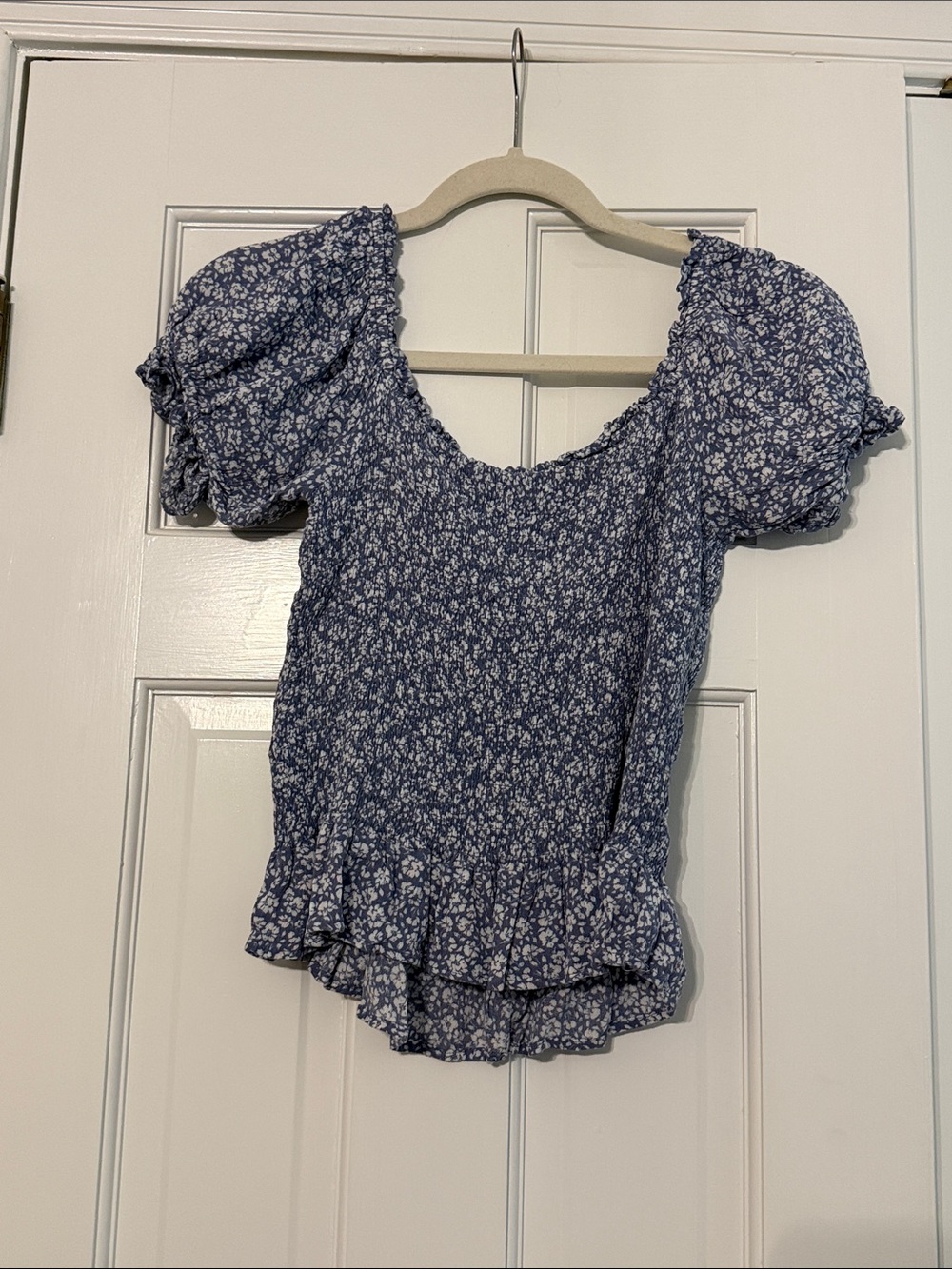 Blue Floral Puff-Sleeve Smocked Women's Top